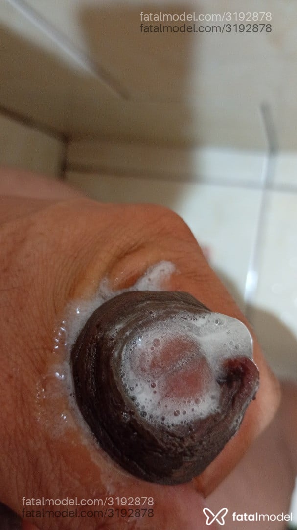 Acompanhante homem sem cabelo de olhos castanhos - Lucas
