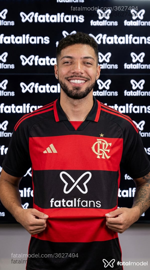 Acompanhante homem com cabelo castanho de olhos castanhos - Paolo