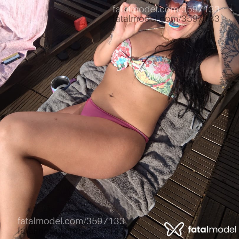 Acompanhante mulher morena (o) de olhos castanhos - Lu Alencar