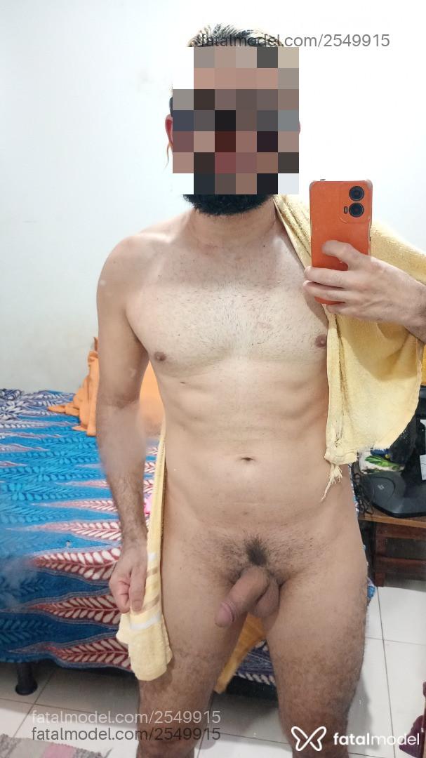 Acompanhante homem com cabelo castanho de olhos castanhos - Daemon Sousa