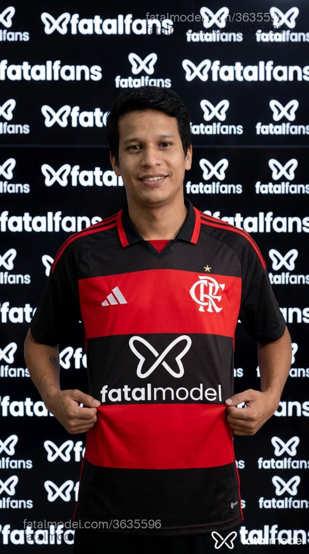 Acompanhante homem com cabelo castanho de olhos pretos - Gabriel