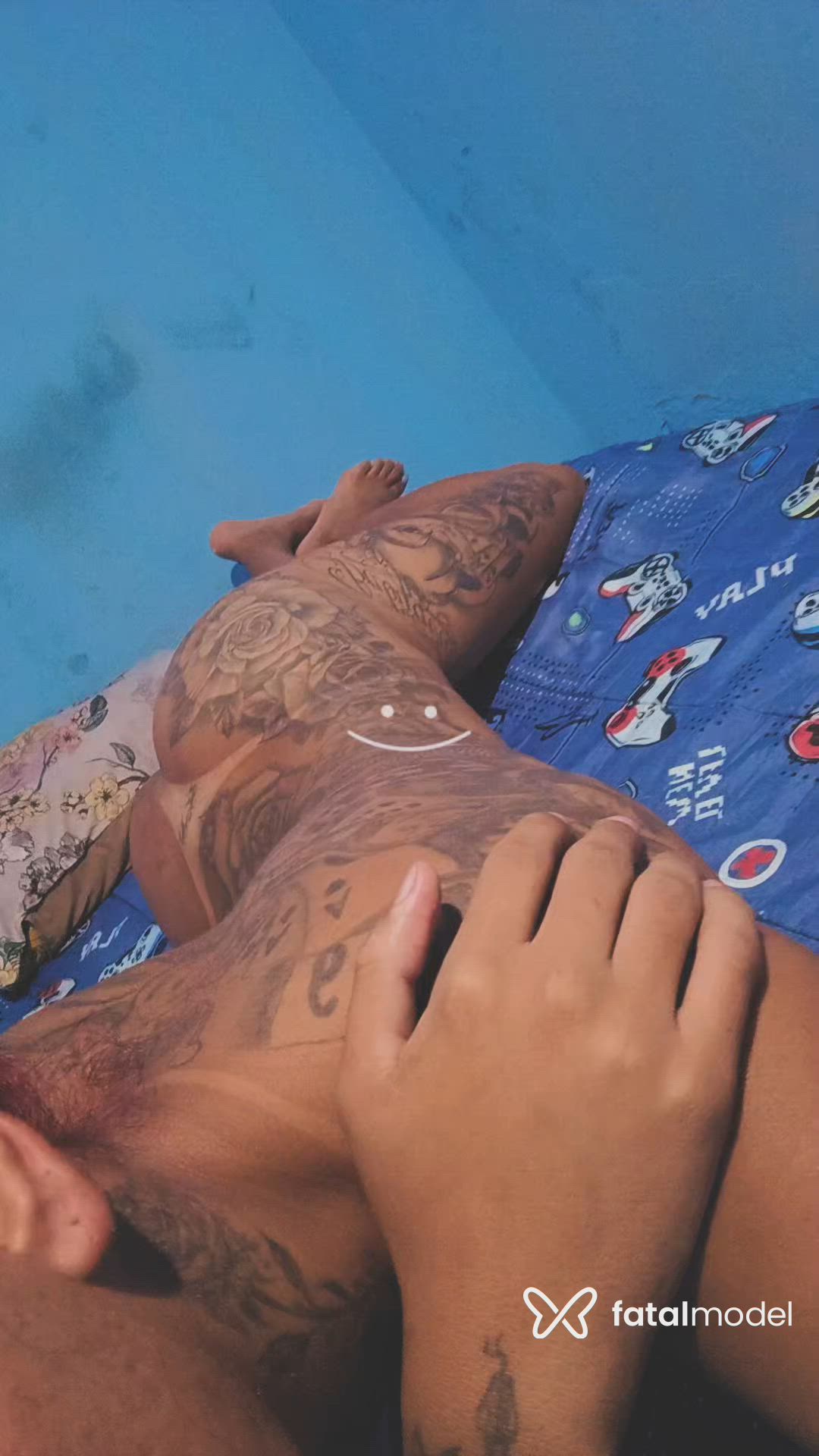 Acompanhante mulher trans ruiva (o) de olhos pretos - Moranguin