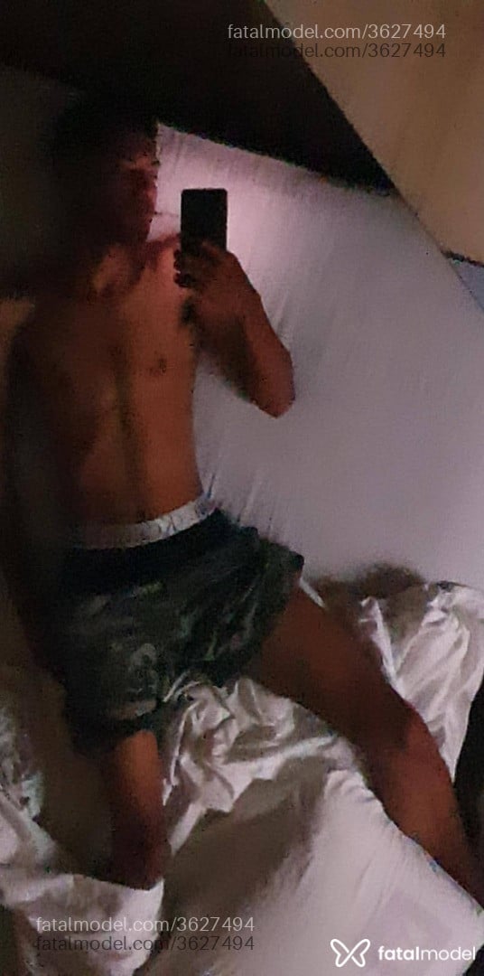 Acompanhante homem com cabelo castanho de olhos castanhos - Paolo