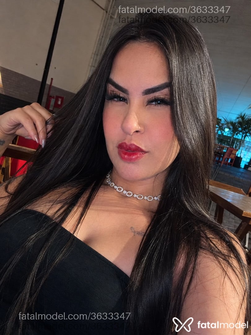 Acompanhante mulher com cabelo castanho de olhos castanhos - Bonequinhaa Bratz
