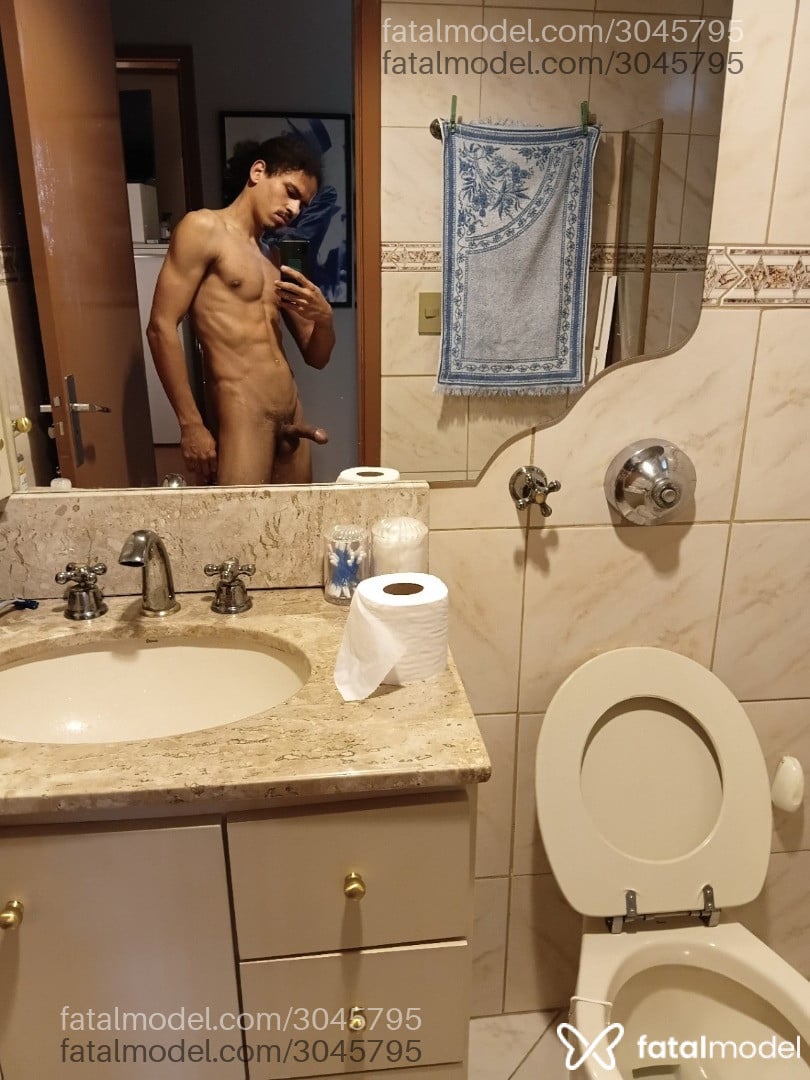 Acompanhante homem com cabelo castanho de olhos castanhos - Marcio