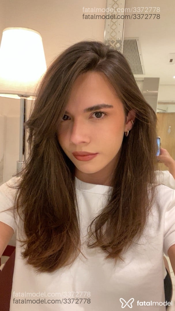 Acompanhante mulher trans morena (o) de olhos castanhos - Isabelli