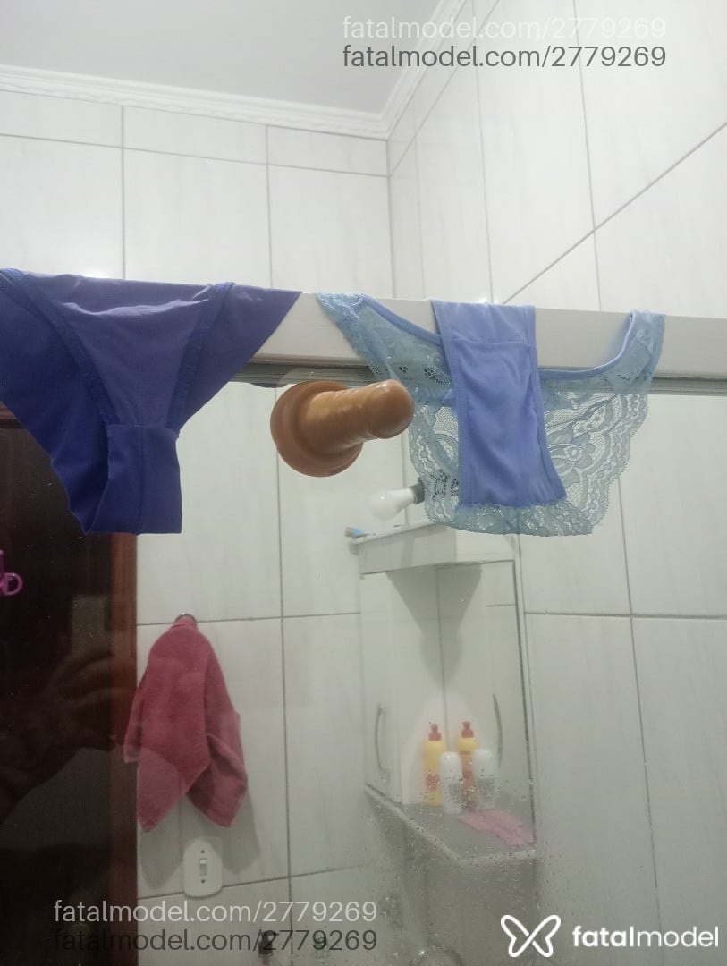 Acompanhante homem com cabelo castanho de olhos castanhos - Novinhopropaganda