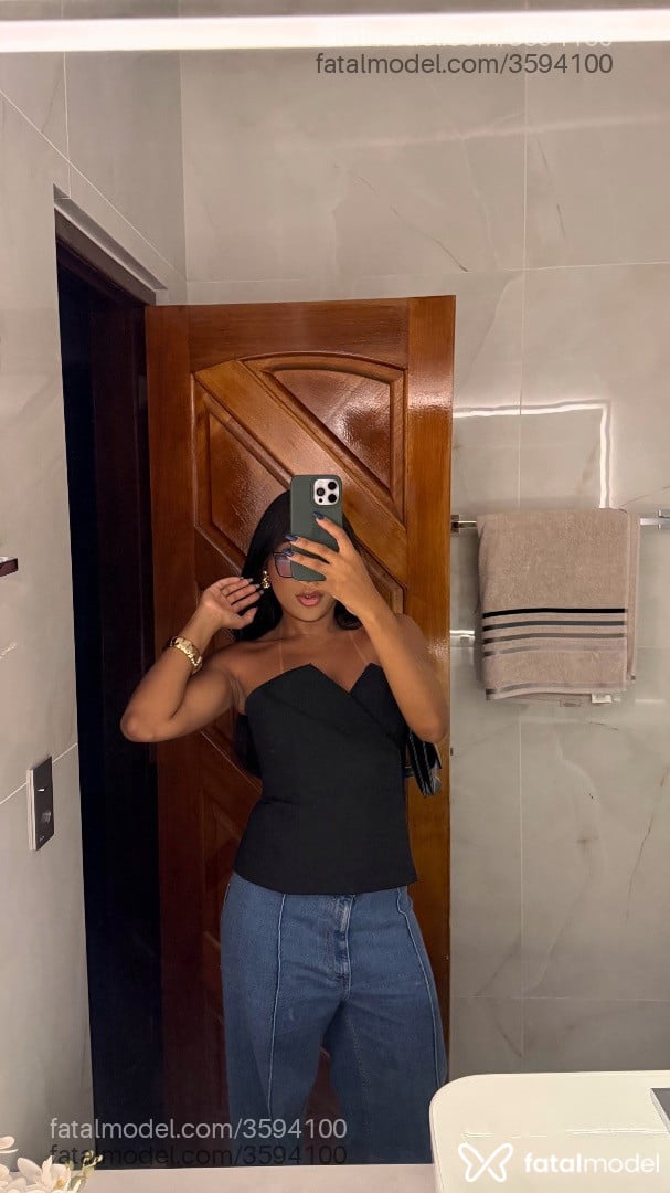Acompanhante mulher morena (o) de olhos castanhos - Luana