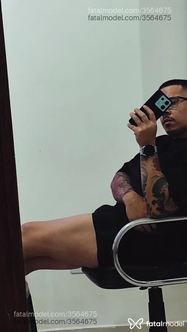 Acompanhante homem com cabelo castanho de olhos mel - Dom Fernandes