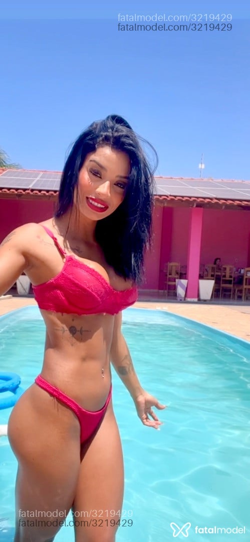 Acompanhante mulher morena (o) de olhos castanhos - Moreninhalopes