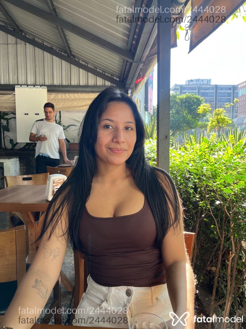 Acompanhante mulher morena (o) de olhos castanhos - Maria