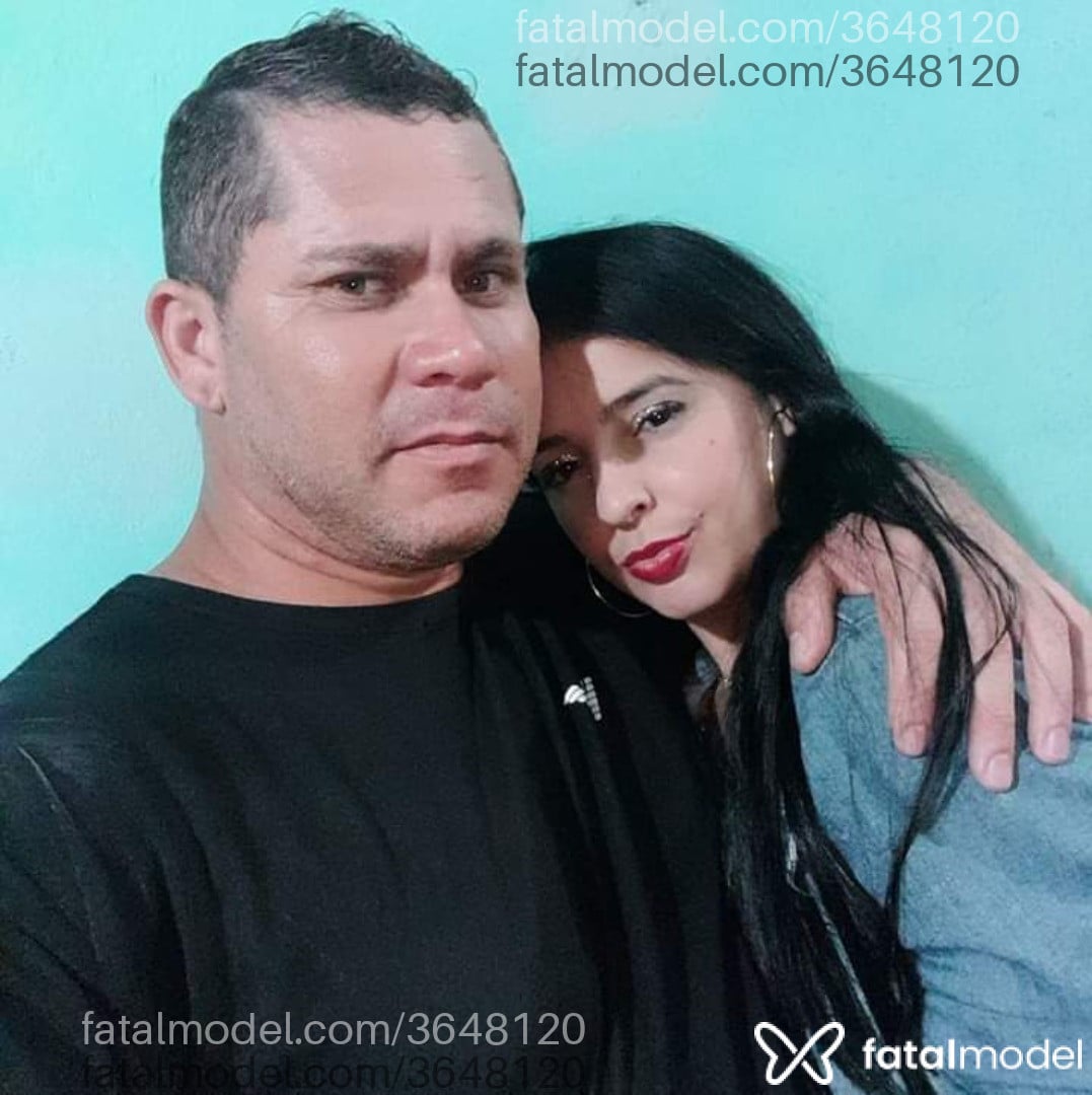 Acompanhante homem com cabelo castanho de olhos verdes - Junior