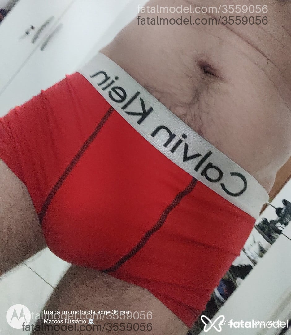 Acompanhante homem com cabelo grisalho de olhos castanhos - Marcio