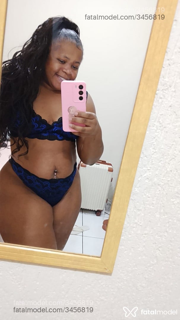 Acompanhante mulher morena (o) de olhos castanhos - Manuelle