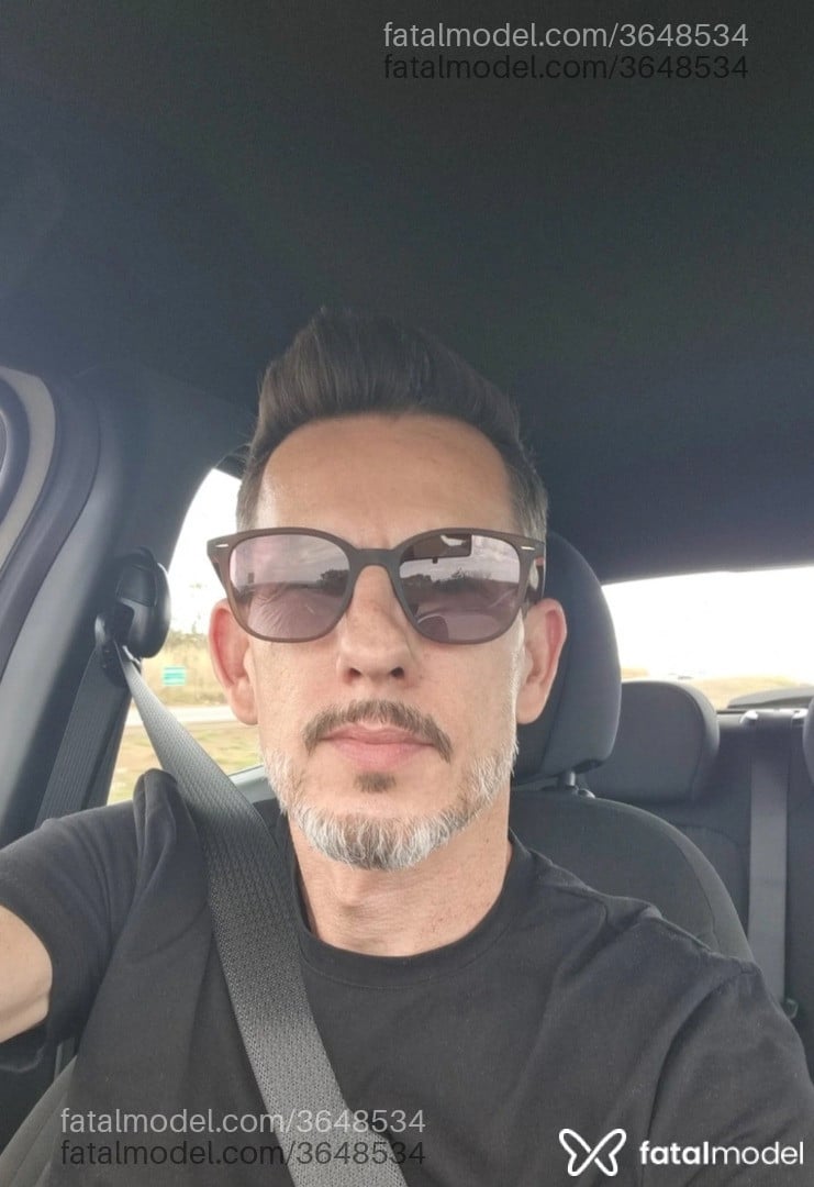 Acompanhante homem com cabelo castanho de olhos castanhos - Francisco