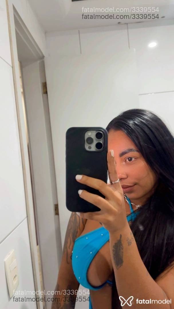 Acompanhante mulher morena (o) de olhos castanhos - Bella Ferrari Acompanhante mulher morena (o) de olhos castanhos - Bella Ferrari