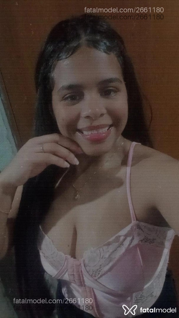 Acompanhante mulher com cabelo castanho de olhos castanhos - Victoria