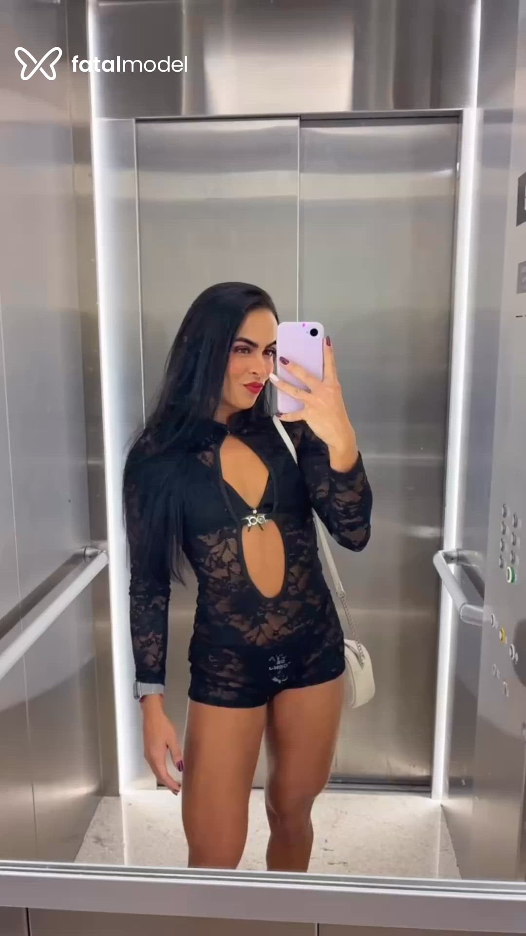Acompanhante mulher morena (o) de olhos pretos em São Paulo Acompanhante mulher morena (o) de olhos pretos em São Paulo - Eva Bellini