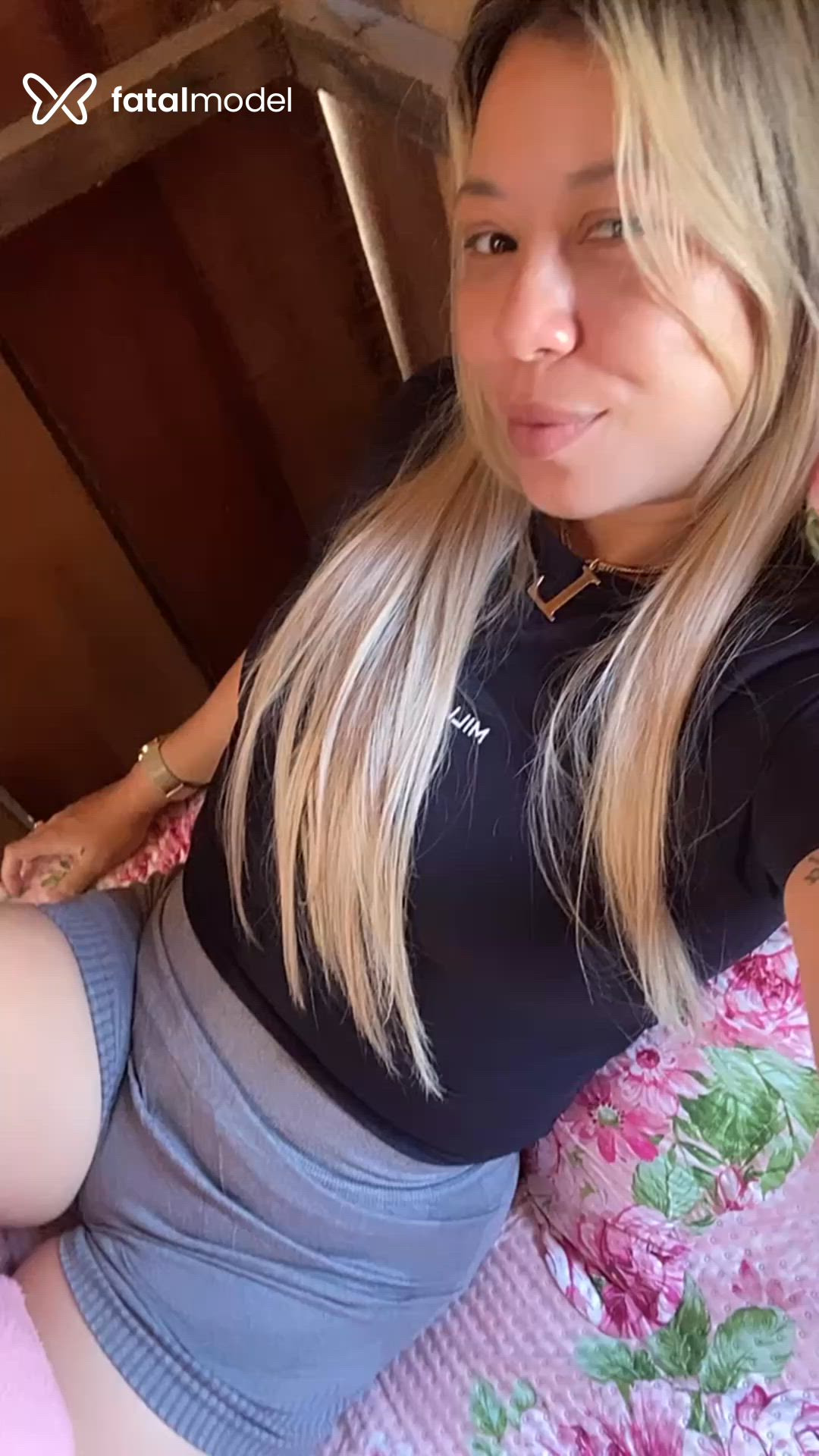 Acompanhante mulher loira (o) de olhos pretos - Luciana Acompanhante mulher loira (o) de olhos pretos - Luciana