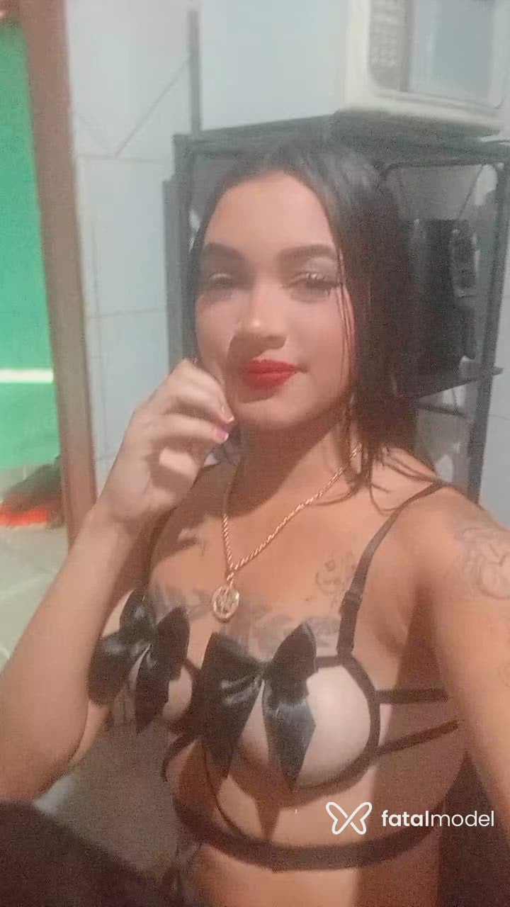 Acompanhante mulher com cabelo castanho de olhos castanhos - Hillary
