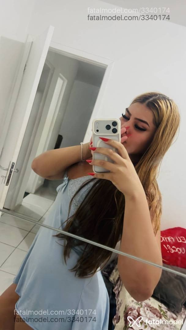 Acompanhante mulher trans loira (o) de olhos mel - Vitória kelly