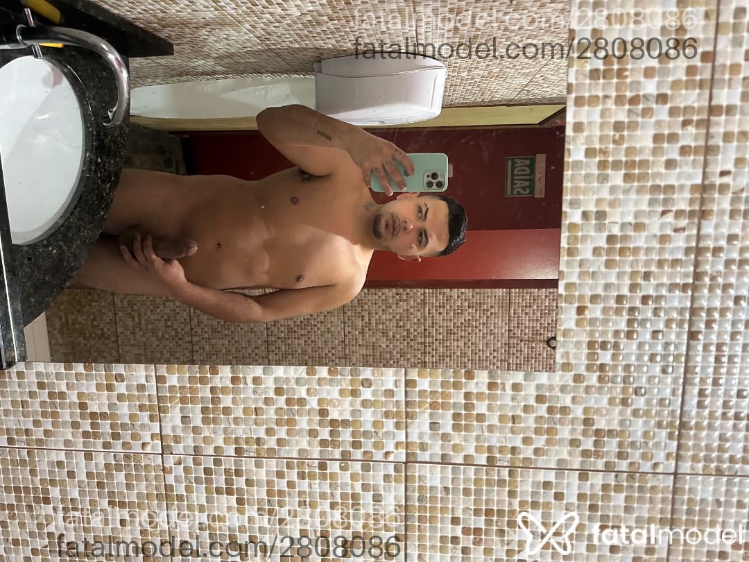 Acompanhante homem morena (o) de olhos pretos - Moreninho