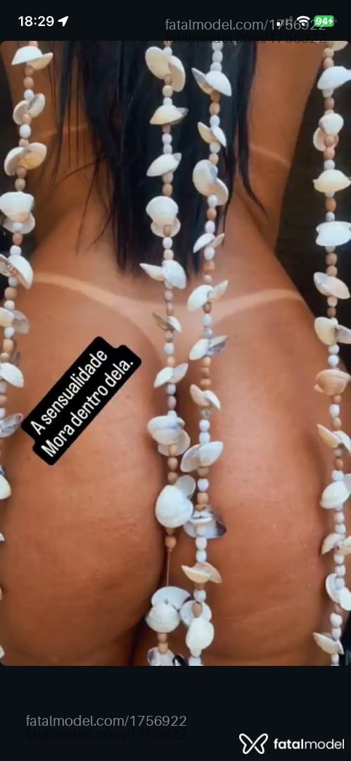 Acompanhante mulher morena (o) de olhos mel - Morena