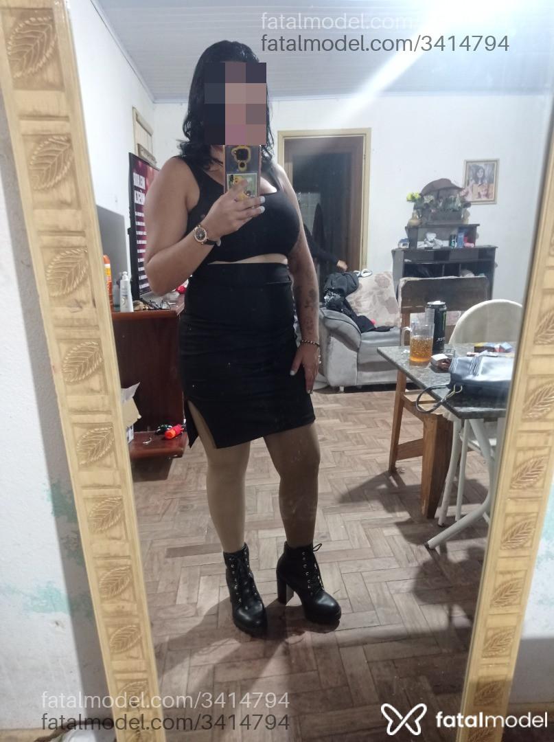 Acompanhante mulher morena (o) de olhos castanhos - Lohaine