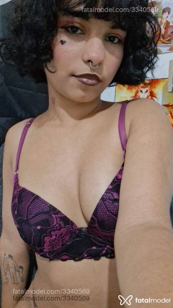 Acompanhante mulher com cabelo castanho de olhos castanhos - Vexx Valerius Acompanhante mulher com cabelo castanho de olhos castanhos - Vexx Valerius