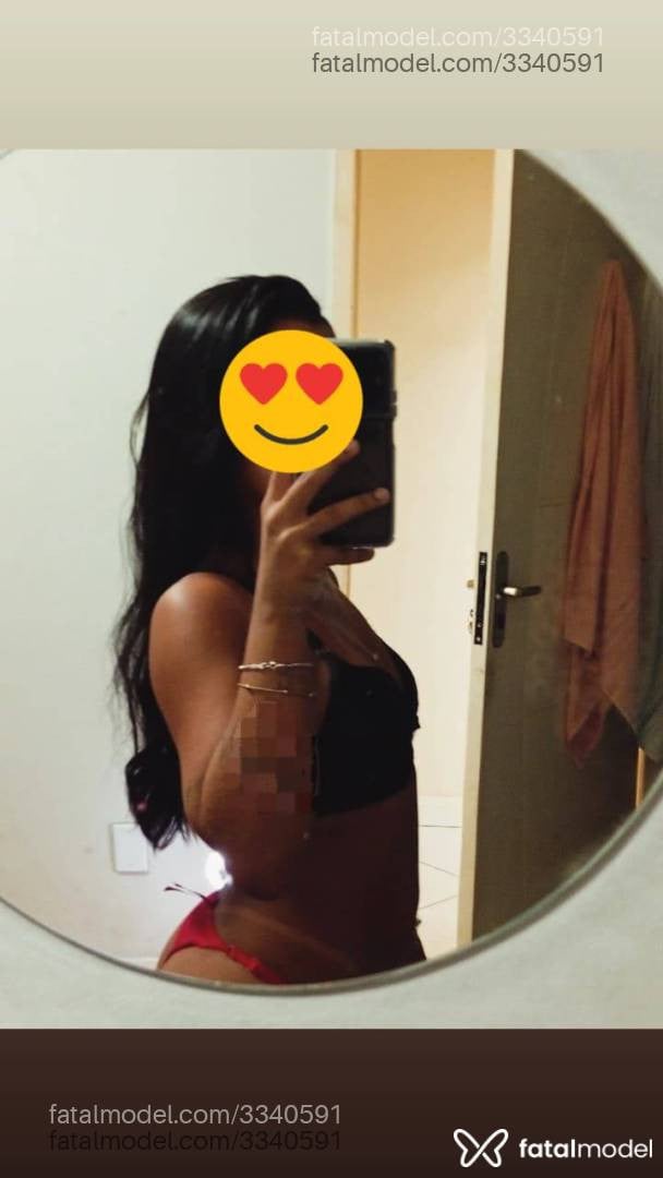 Acompanhante mulher morena (o) de olhos castanhos - Morena