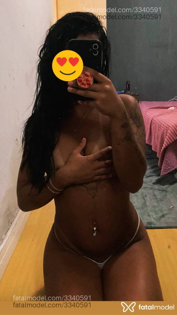 Acompanhante mulher morena (o) de olhos castanhos - Morena