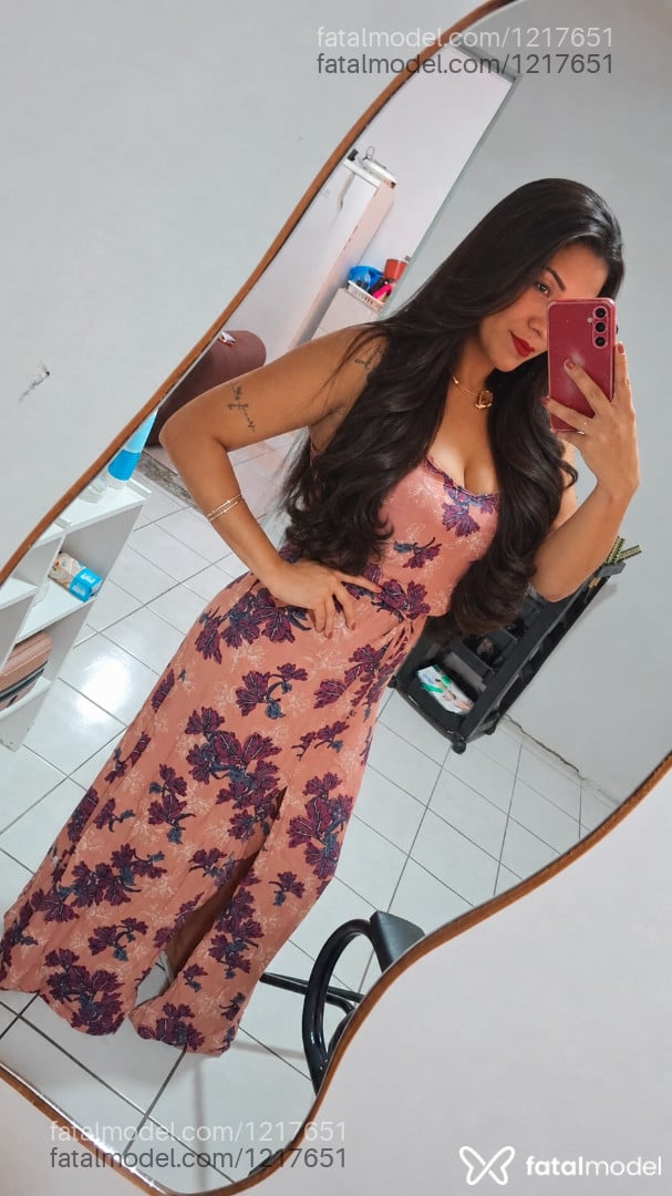 Acompanhante mulher morena (o) de olhos castanhos - Natacha