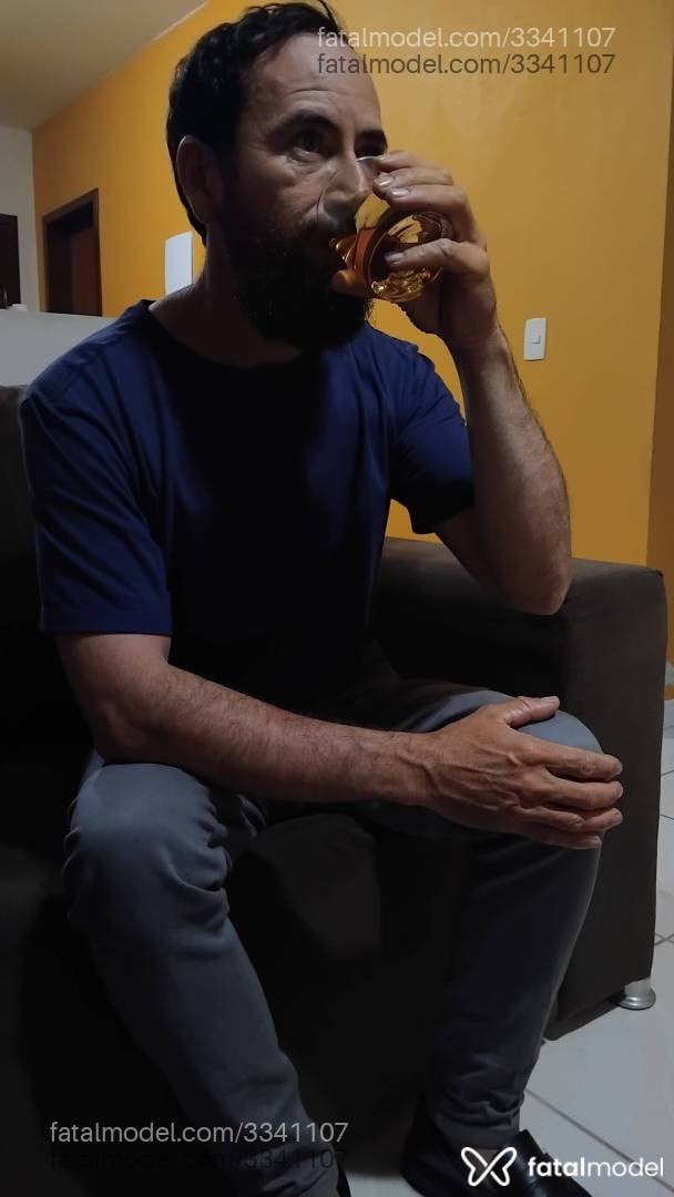Acompanhante homem com cabelo castanho de olhos castanhos em Joinville - Hernandes
