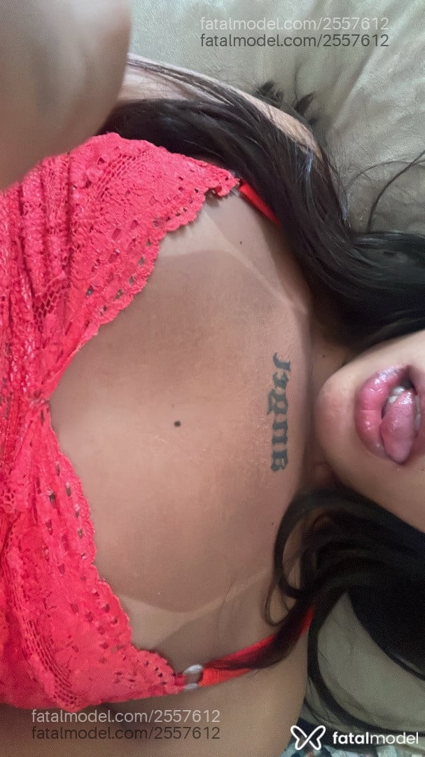 Acompanhante mulher trans morena (o) de olhos castanhos - Melyssa