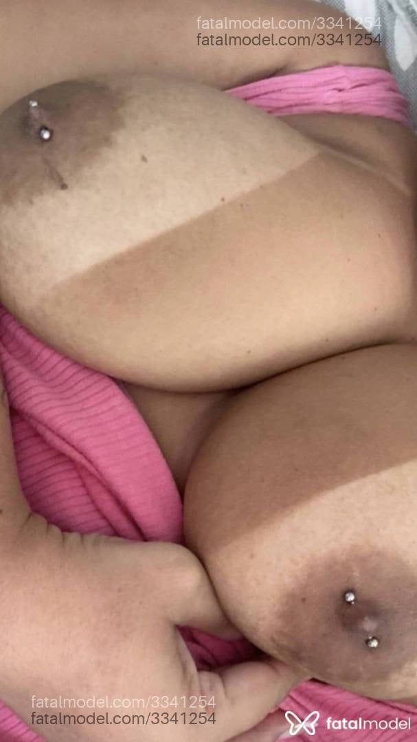 Acompanhante mulher morena (o) de olhos castanhos - Amanda