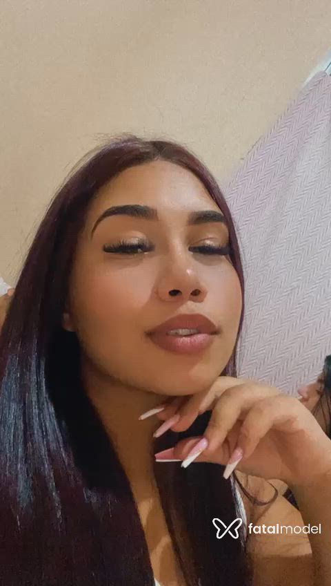 Acompanhante mulher morena (o) de olhos castanhos - Amanda