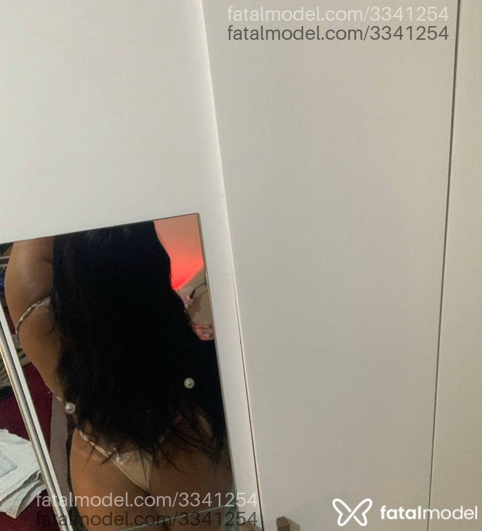 Acompanhante mulher morena (o) de olhos castanhos - Amanda