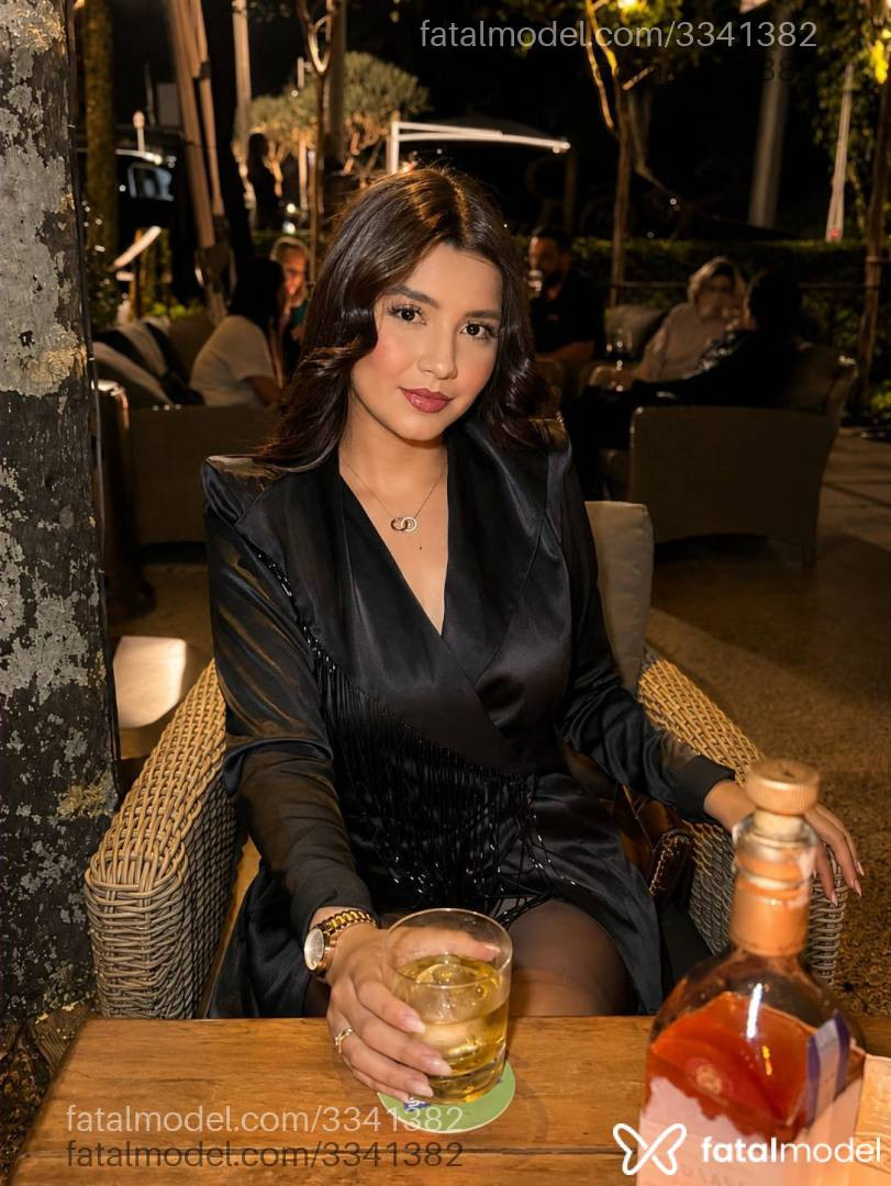Acompanhante mulher morena (o) de olhos castanhos - Isa Bueno Acompanhante mulher morena (o) de olhos castanhos - Isa Bueno