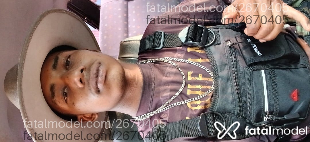 Acompanhante homem morena (o) de olhos castanhos - Whandersson