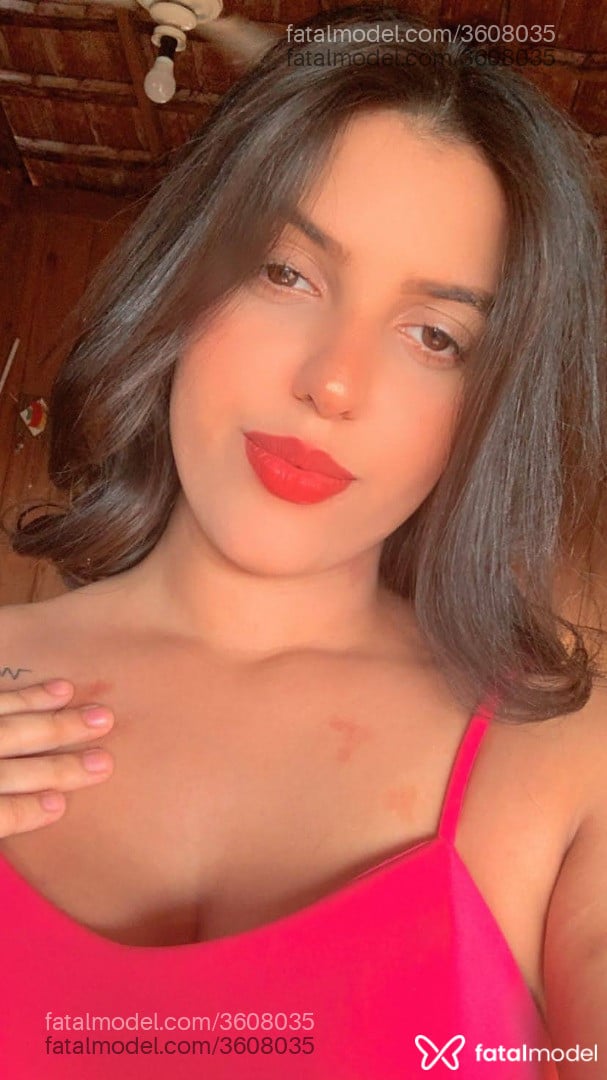 Acompanhante mulher morena (o) de olhos castanhos - Mariah Leal