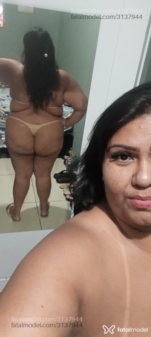 Acompanhante mulher morena (o) de olhos pretos - Bela