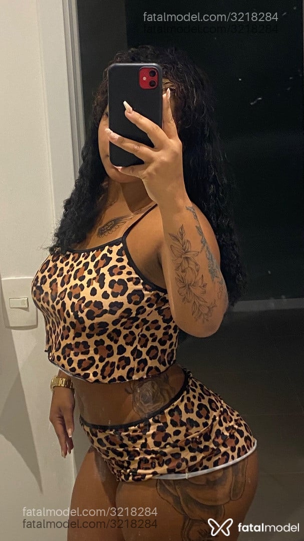 Acompanhante mulher morena (o) de olhos mel - Atena Pipokinha