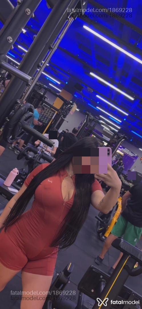 Acompanhante mulher morena (o) de olhos pretos - Yngrid