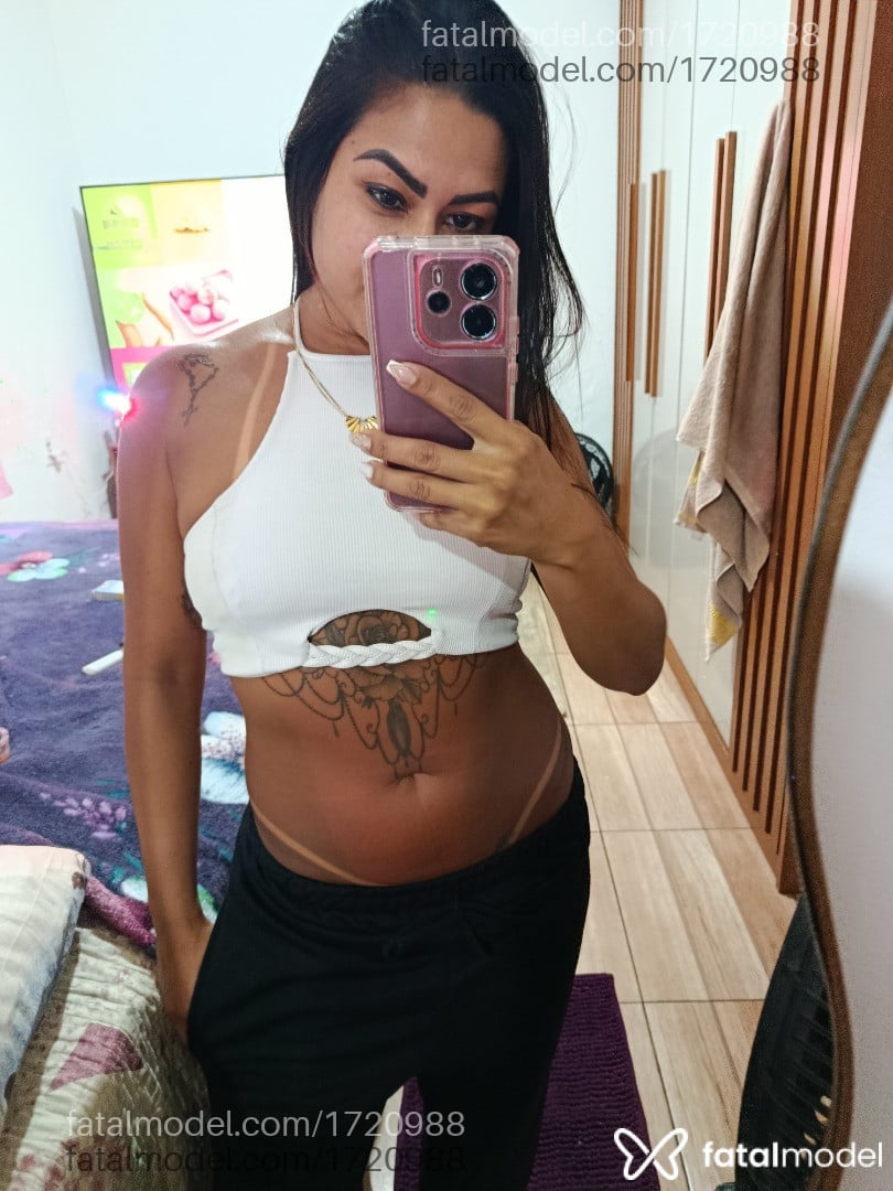 Acompanhante mulher morena (o) de olhos pretos - Juliana