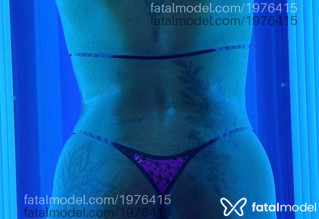 Acompanhante mulher morena (o) de olhos pretos - Queridona