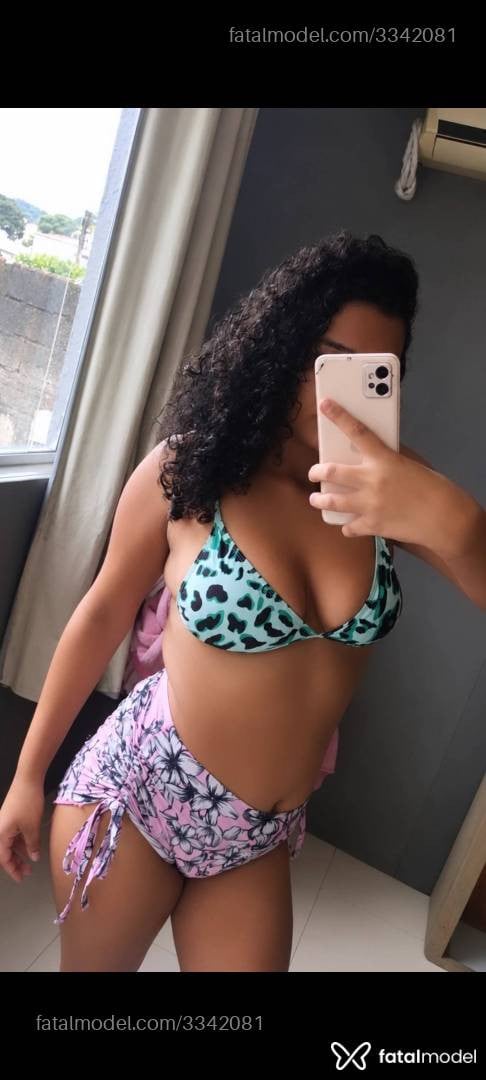 Acompanhante mulher morena (o) de olhos castanhos - Morena