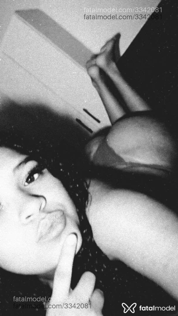 Acompanhante mulher morena (o) de olhos castanhos - Morena