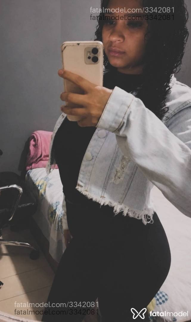 Acompanhante mulher morena (o) de olhos castanhos - Morena