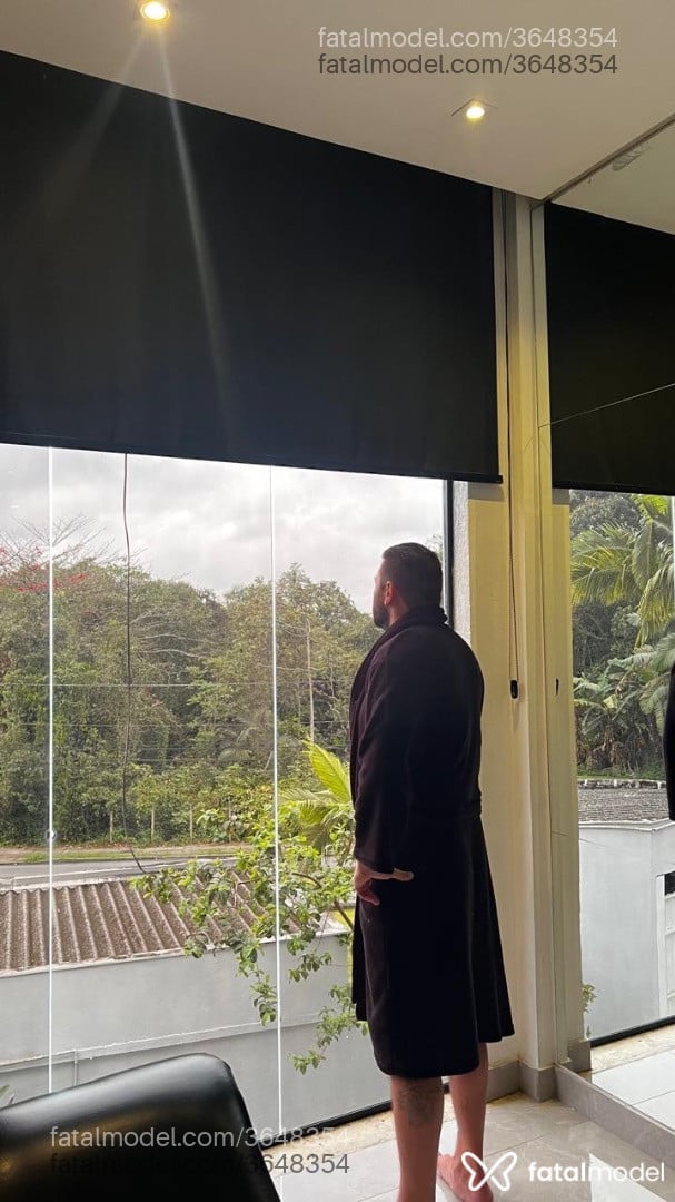 Acompanhante homem com cabelo castanho de olhos castanhos - Pedro
