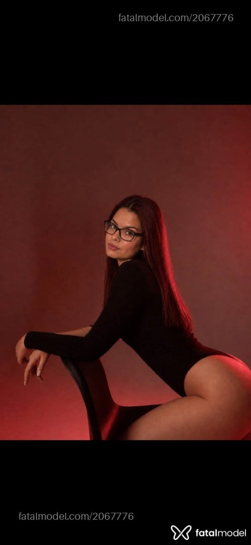 Acompanhante mulher ruiva (o) de olhos castanhos - Morena